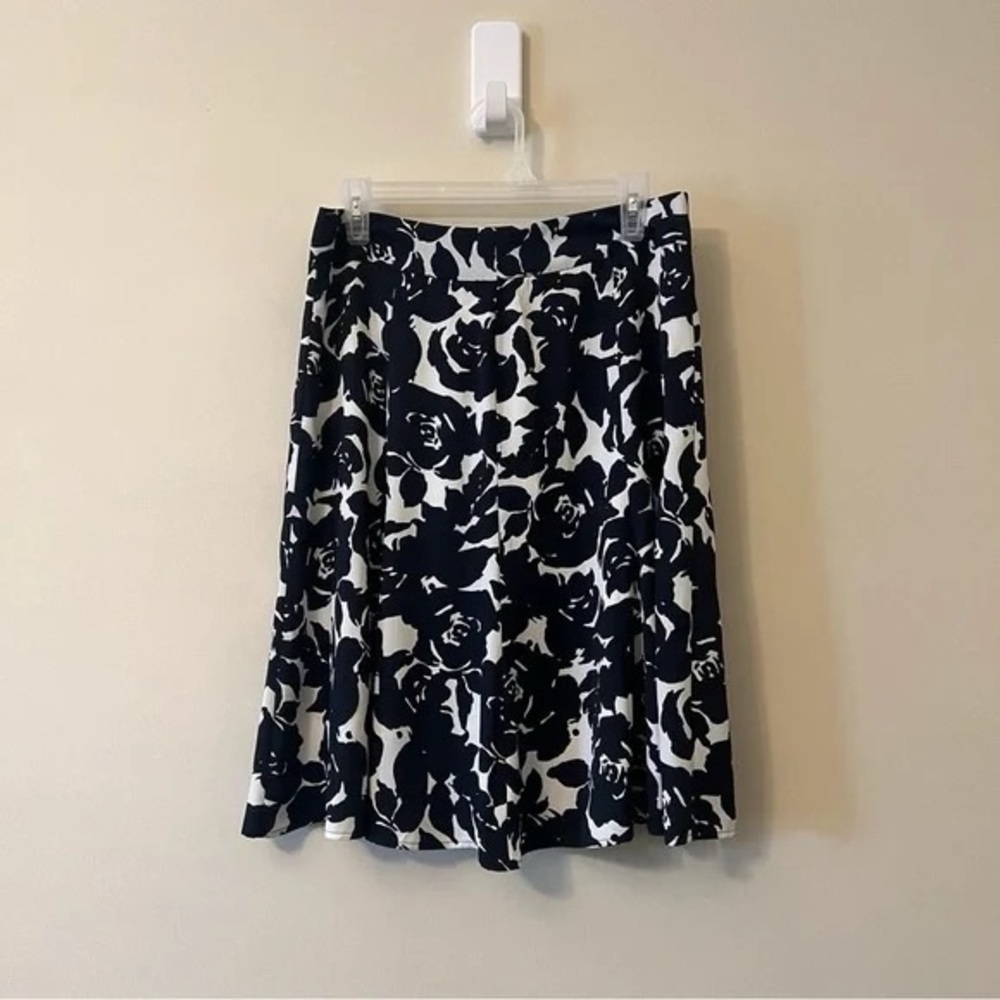 Jones New York Size 4 Floral Skirt